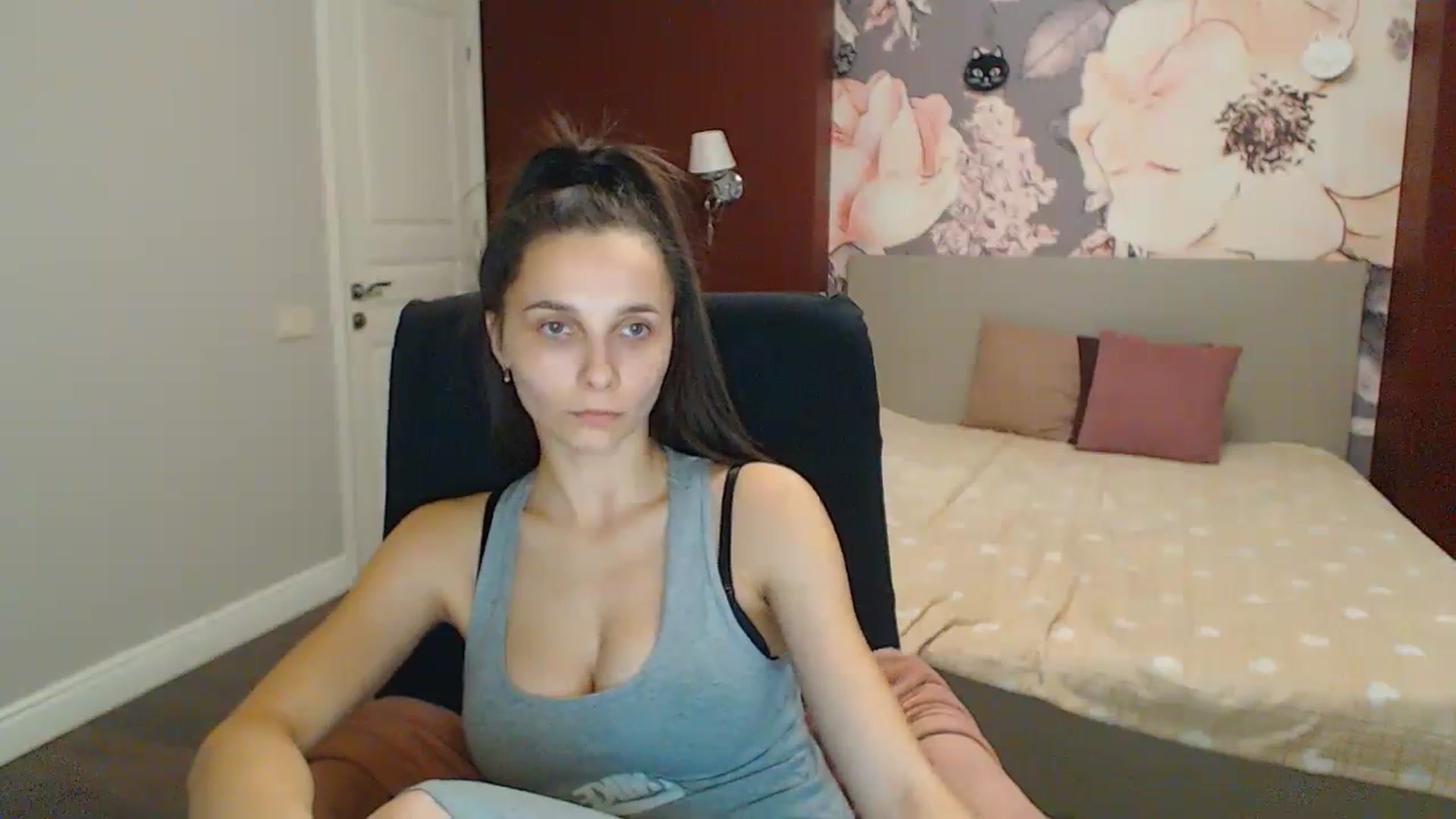 Gallery image thumbnail from Karina_Mils's myfreecams stream on, 12/29/2023, 21:29 image 14 of 20