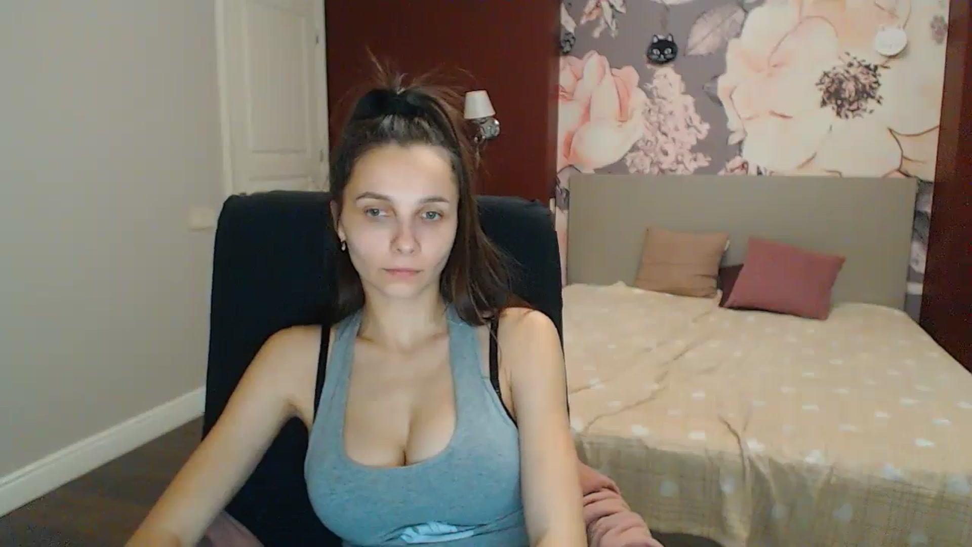Gallery image thumbnail from Karina_Mils's myfreecams stream on, 12/30/2023, 14:36 image 8 of 20