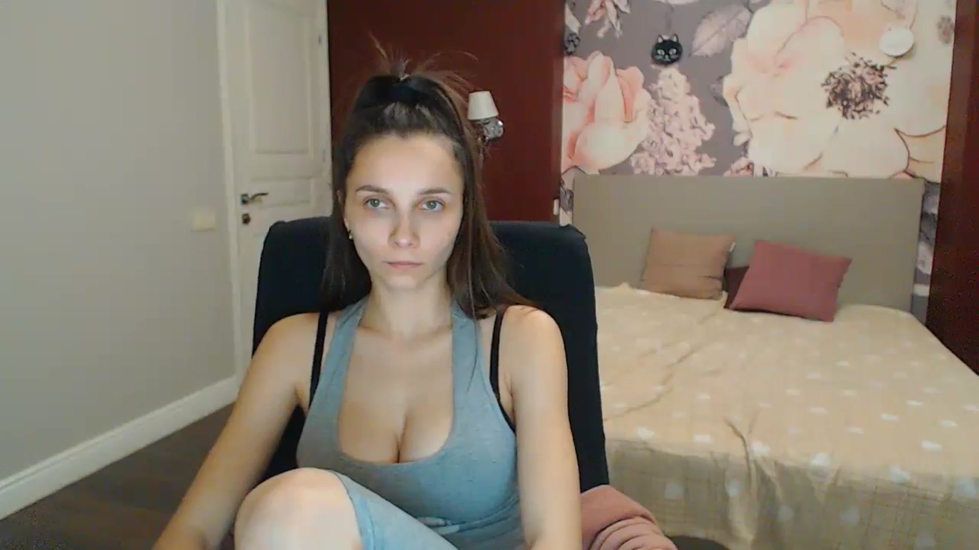 Gallery image thumbnail from Karina_Mils's myfreecams stream on, 12/30/2023, 14:36 image 7 of 20