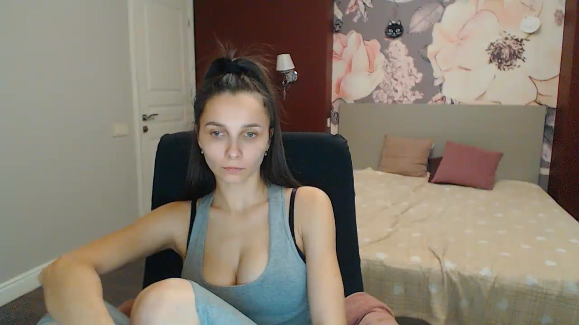 Gallery image thumbnail from Karina_Mils's myfreecams stream on, 12/30/2023, 14:36 image 9 of 20