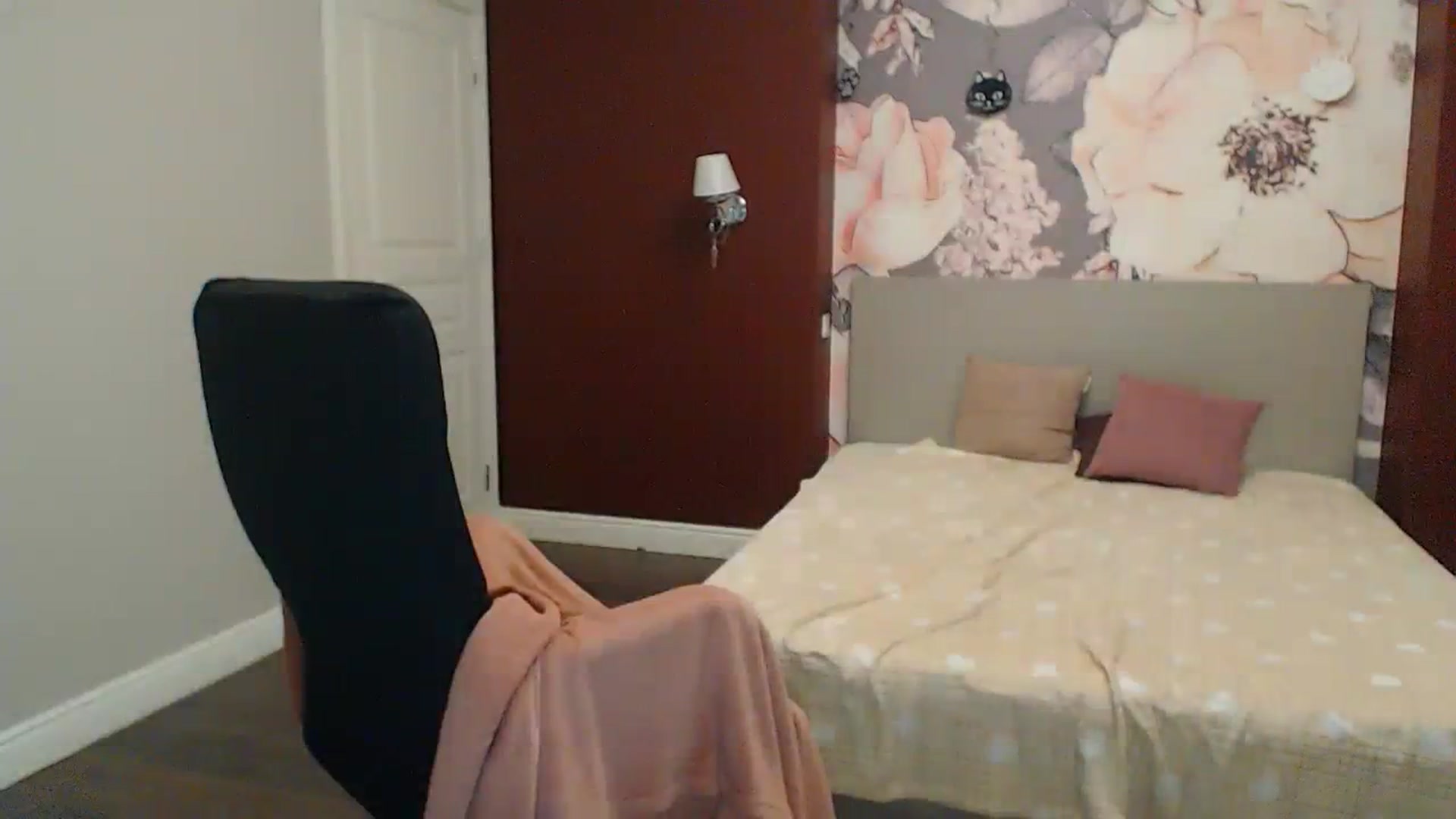 Gallery image thumbnail from Karina_Mils's myfreecams stream on, 12/30/2023, 14:36 image 19 of 20