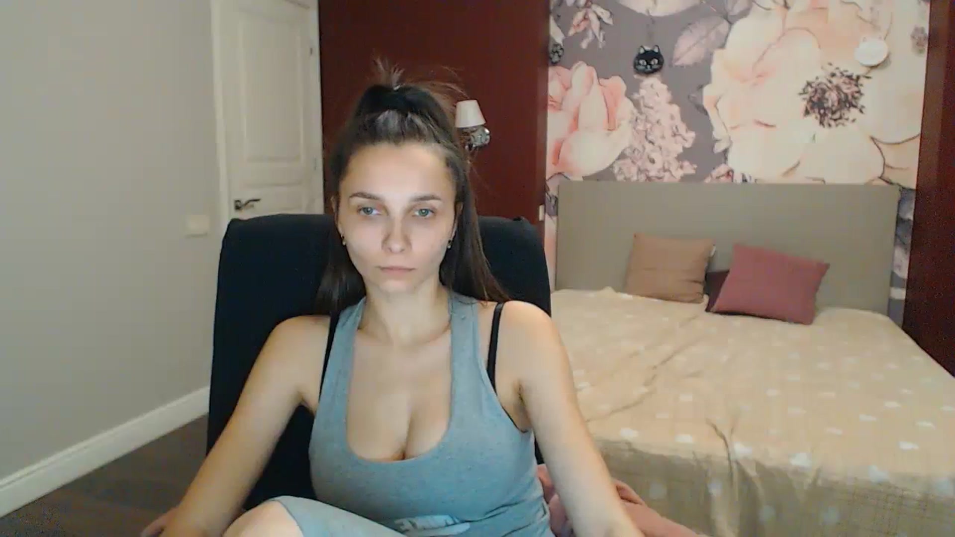 Gallery image thumbnail from Karina_Mils's myfreecams stream on, 12/30/2023, 14:36 image 20 of 20