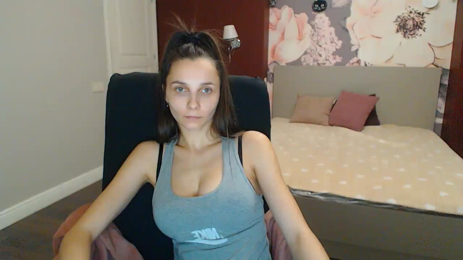 Gallery image thumbnail from Karina_Mils's myfreecams stream on, 12/30/2023, 16:42 image 10 of 20