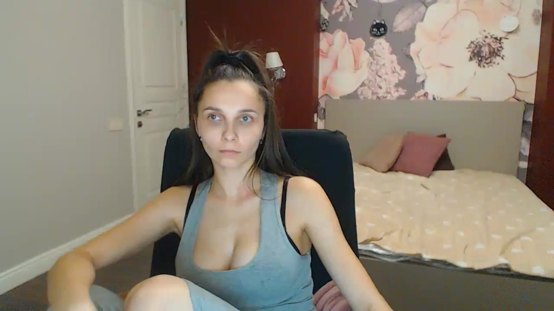 Gallery image thumbnail from Karina_Mils's myfreecams stream on, 12/30/2023, 20:06 image 5 of 20