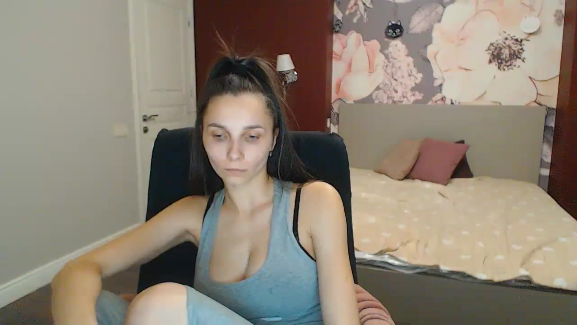 Gallery image thumbnail from Karina_Mils's myfreecams stream on, 12/30/2023, 20:06 image 14 of 20