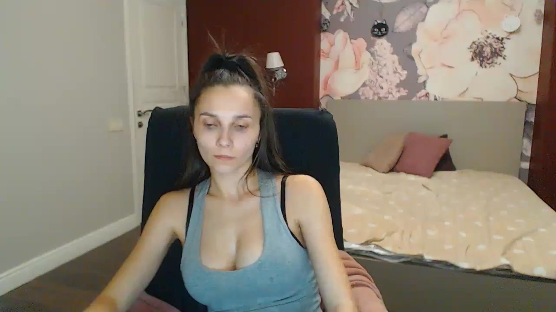 Gallery image thumbnail from Karina_Mils's myfreecams stream on, 12/30/2023, 20:06 image 9 of 20
