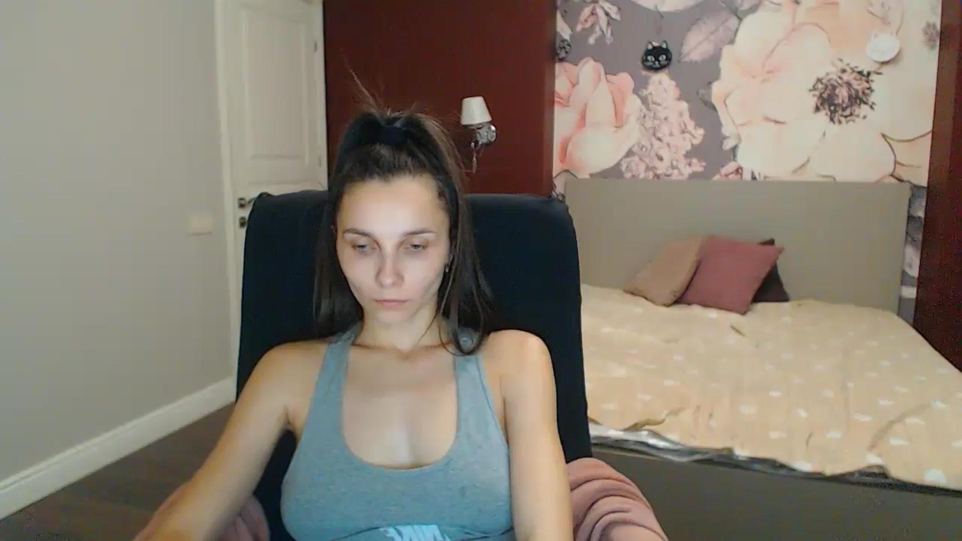 Gallery image thumbnail from Karina_Mils's myfreecams stream on, 12/30/2023, 20:06 image 18 of 20