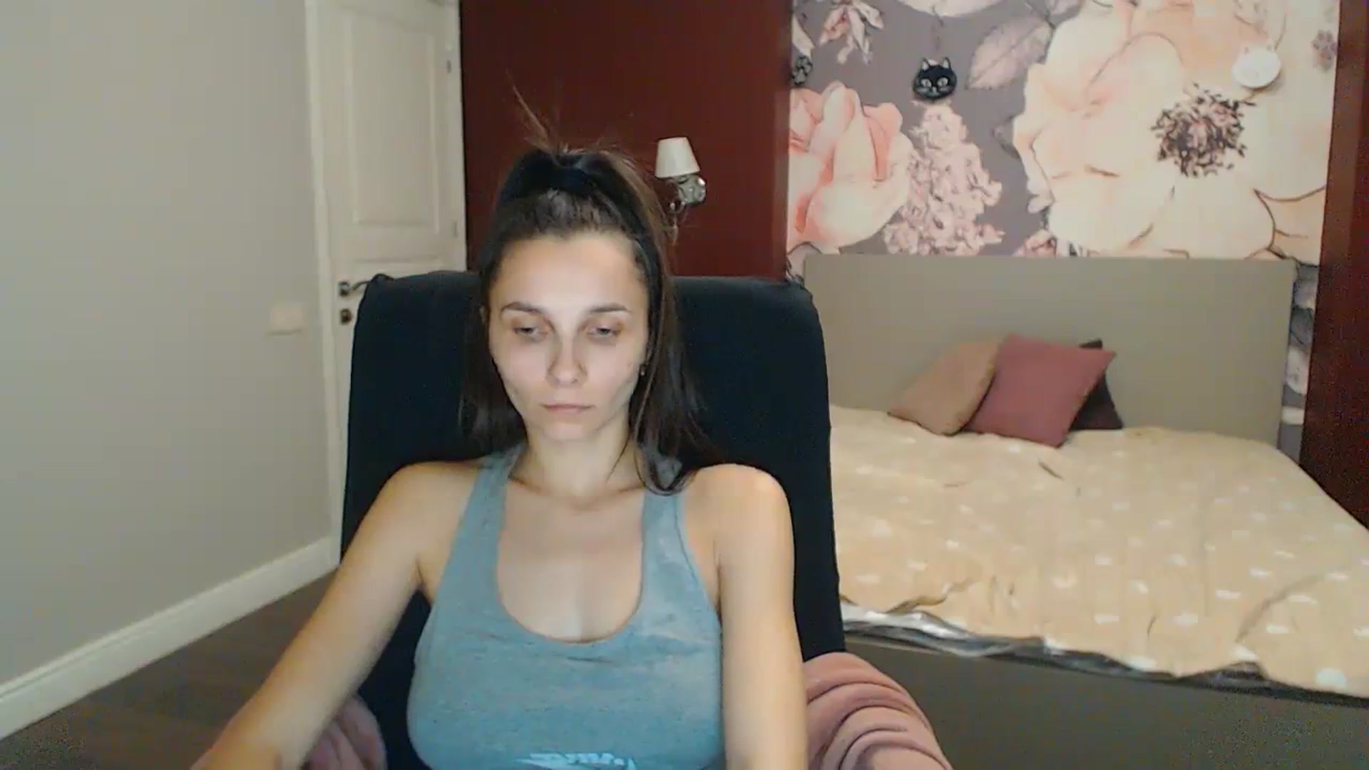 Gallery image thumbnail from Karina_Mils's myfreecams stream on, 12/30/2023, 20:06 image 17 of 20