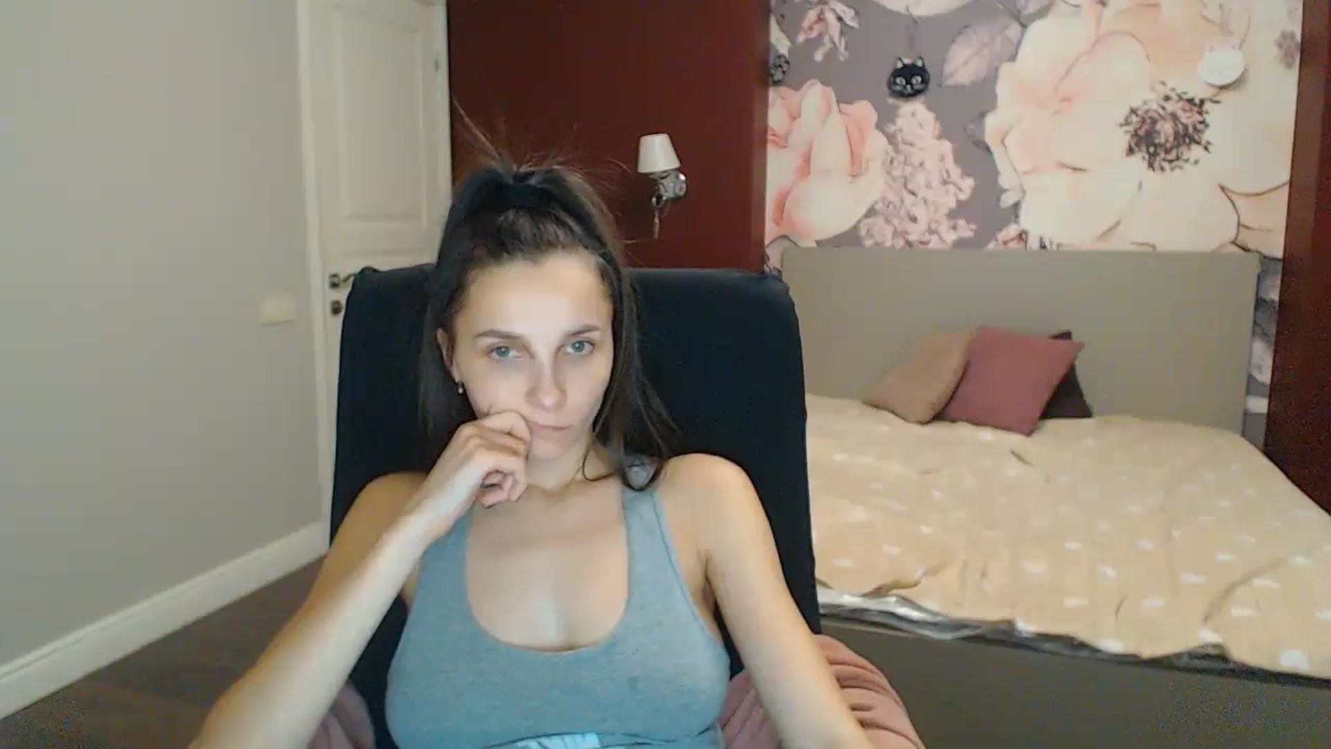 Gallery image thumbnail from Karina_Mils's myfreecams stream on, 12/30/2023, 20:06 image 19 of 20