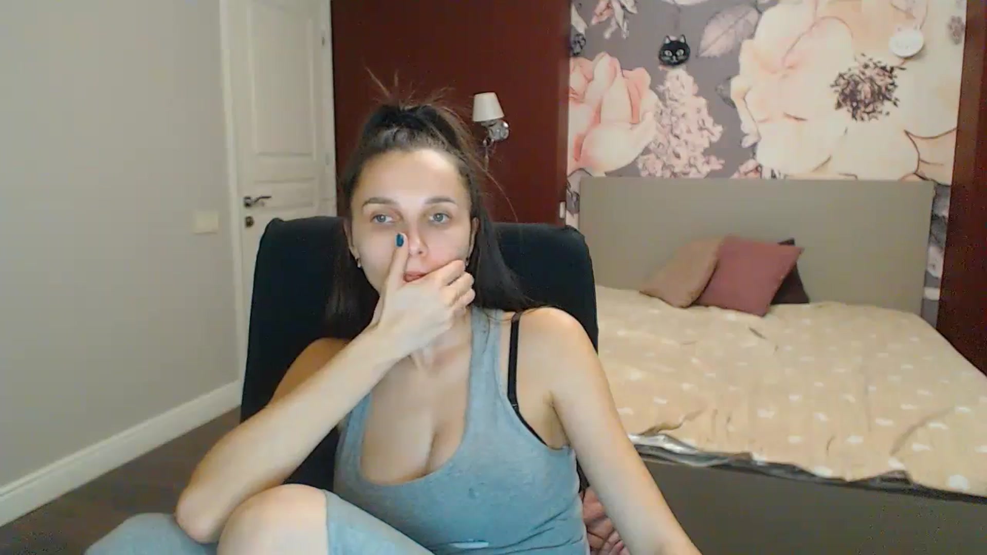 Gallery image thumbnail from Karina_Mils's myfreecams stream on, 12/30/2023, 20:06 image 15 of 20