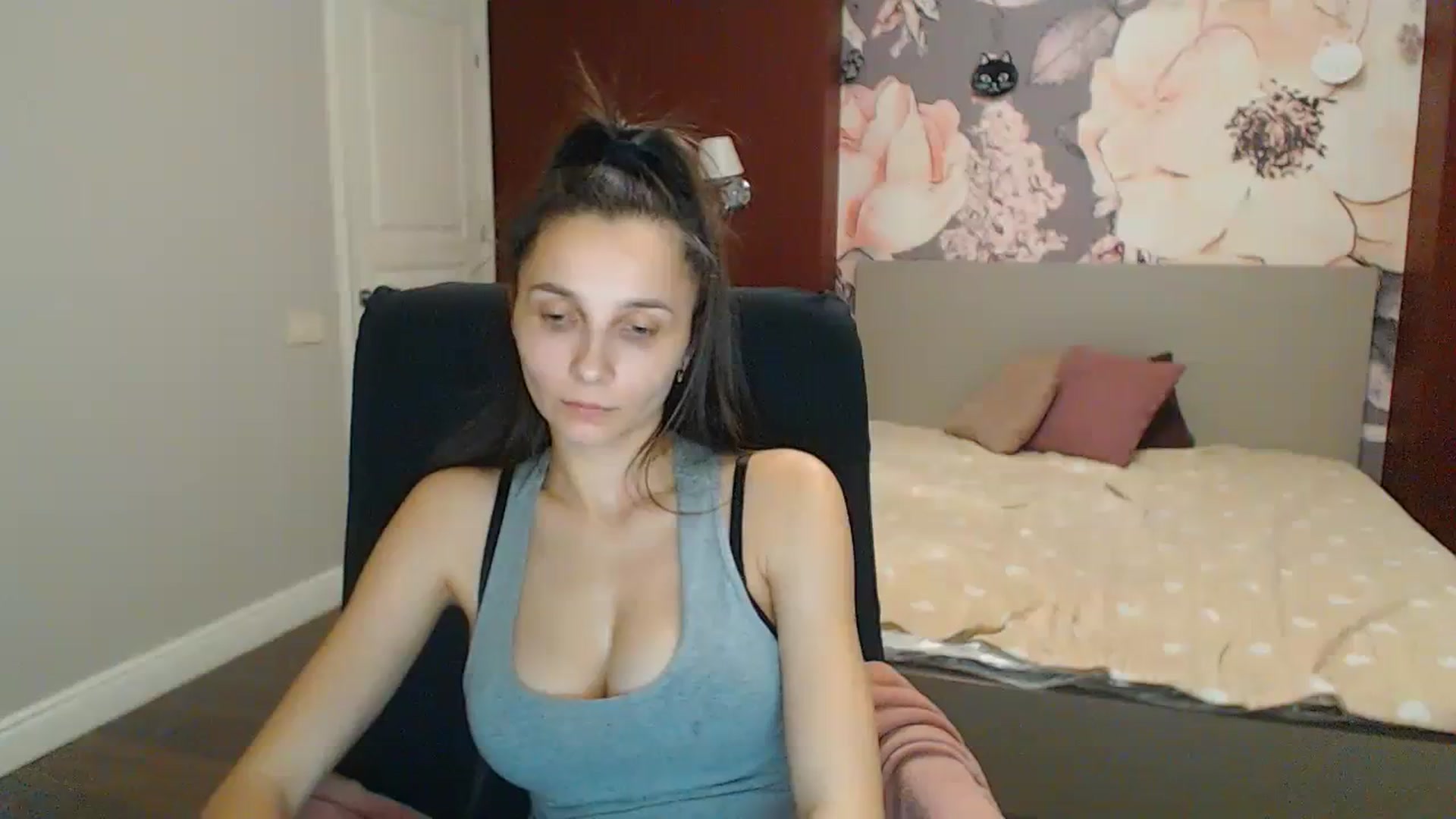 Gallery image thumbnail from Karina_Mils's myfreecams stream on, 12/30/2023, 20:06 image 7 of 20