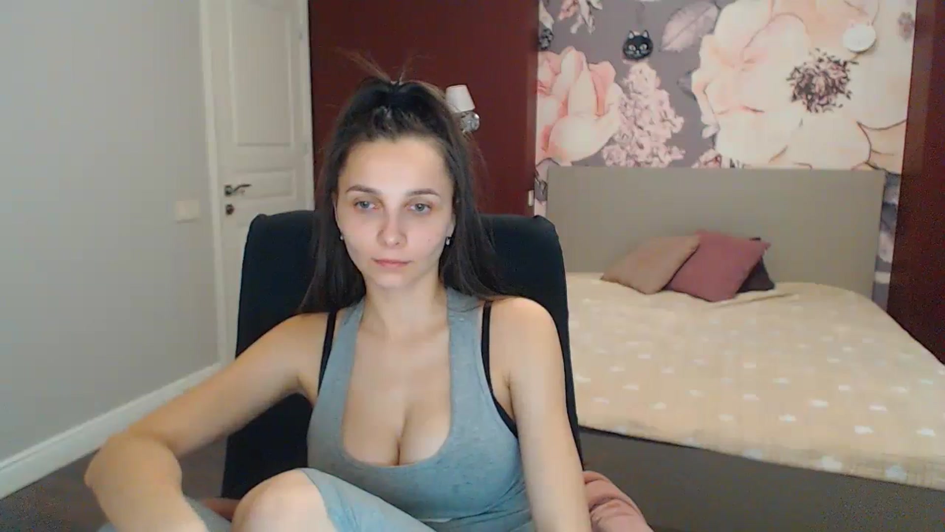 Gallery image thumbnail from Karina_Mils's myfreecams stream on, 12/31/2023, 08:44 image 7 of 20