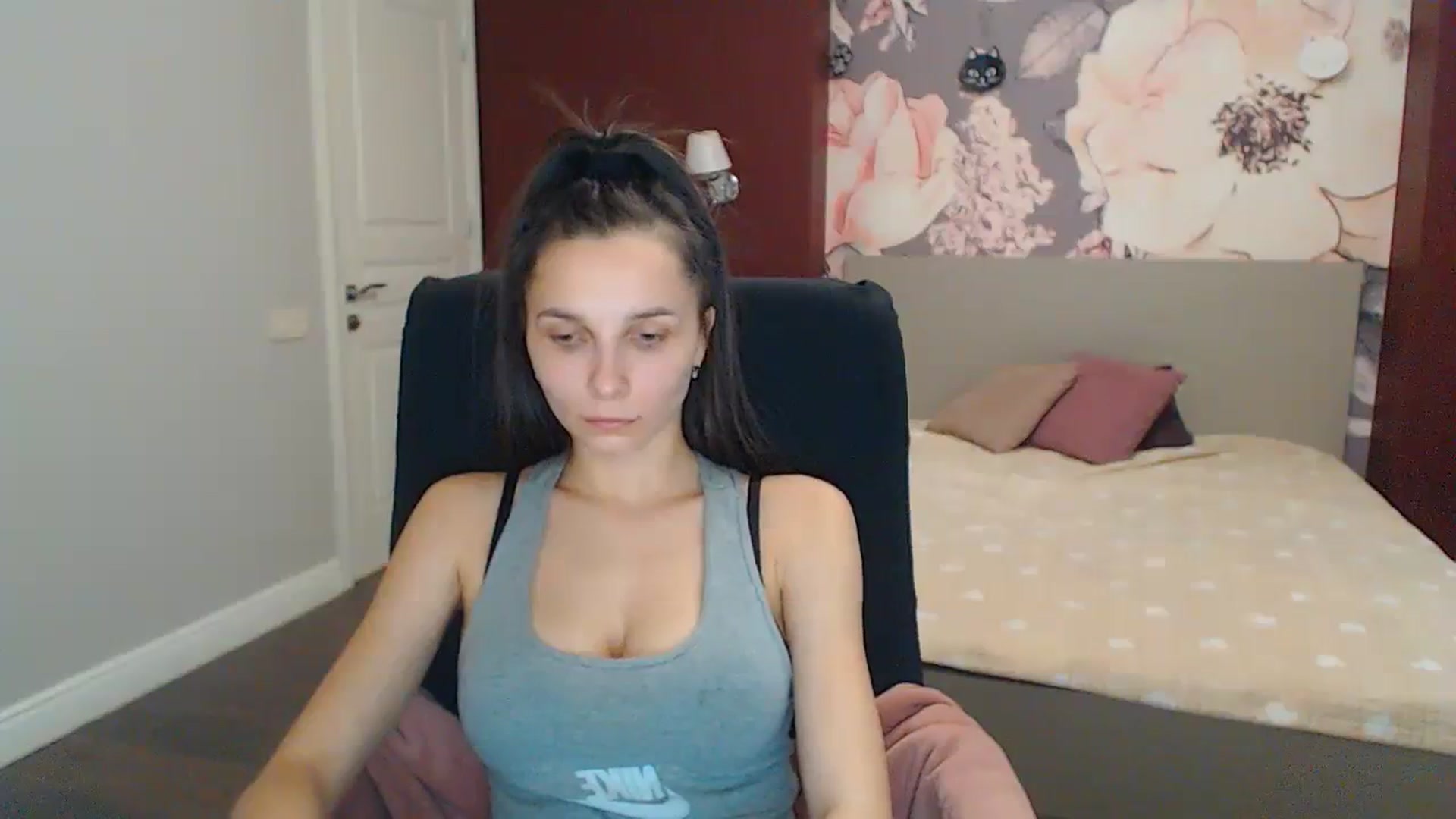 Gallery image thumbnail from Karina_Mils's myfreecams stream on, 12/31/2023, 08:44 image 19 of 20