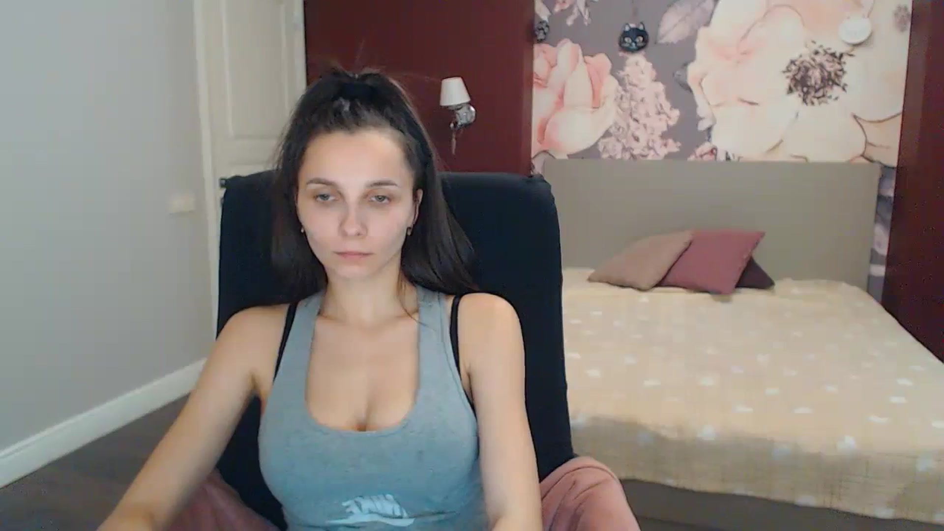 Gallery image thumbnail from Karina_Mils's myfreecams stream on, 12/31/2023, 10:07 image 17 of 20