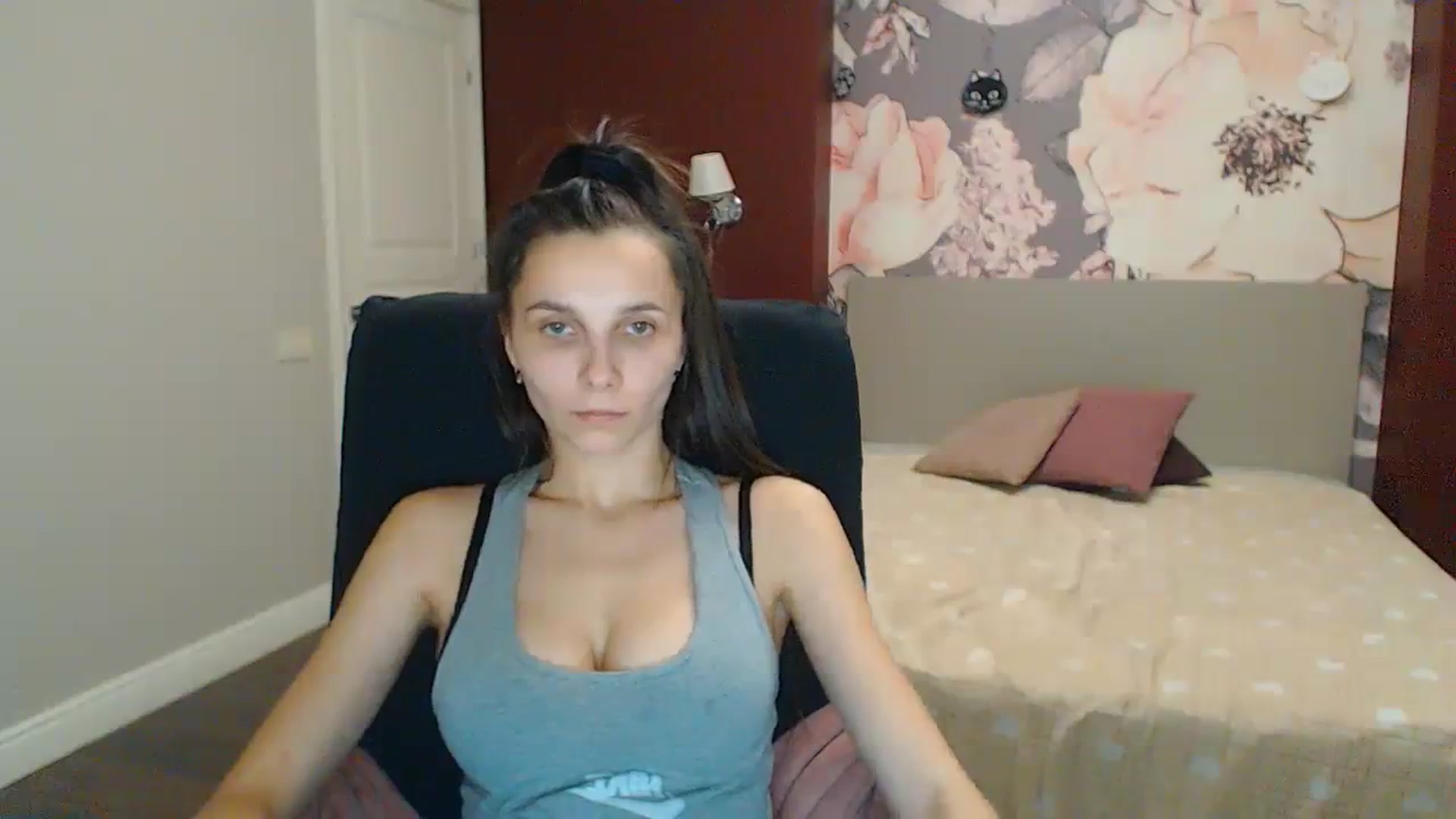 Gallery image thumbnail from Karina_Mils's myfreecams stream on, 12/31/2023, 14:26 image 17 of 20