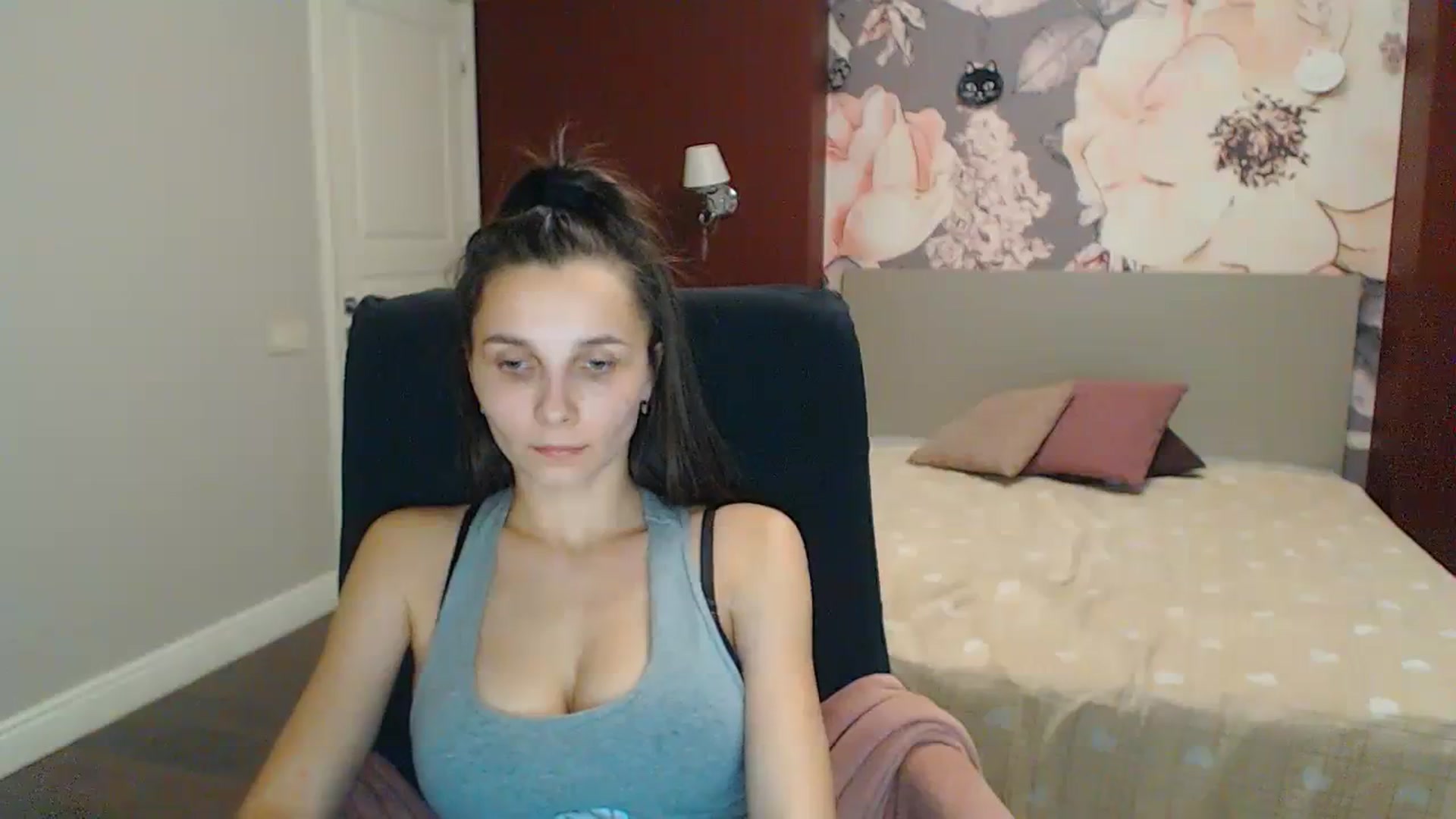 Gallery image thumbnail from Karina_Mils's myfreecams stream on, 12/31/2023, 14:26 image 10 of 20