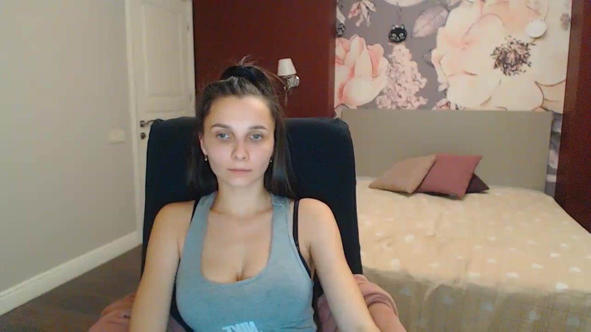 Gallery image thumbnail from Karina_Mils's myfreecams stream on, 12/31/2023, 14:26 image 2 of 20