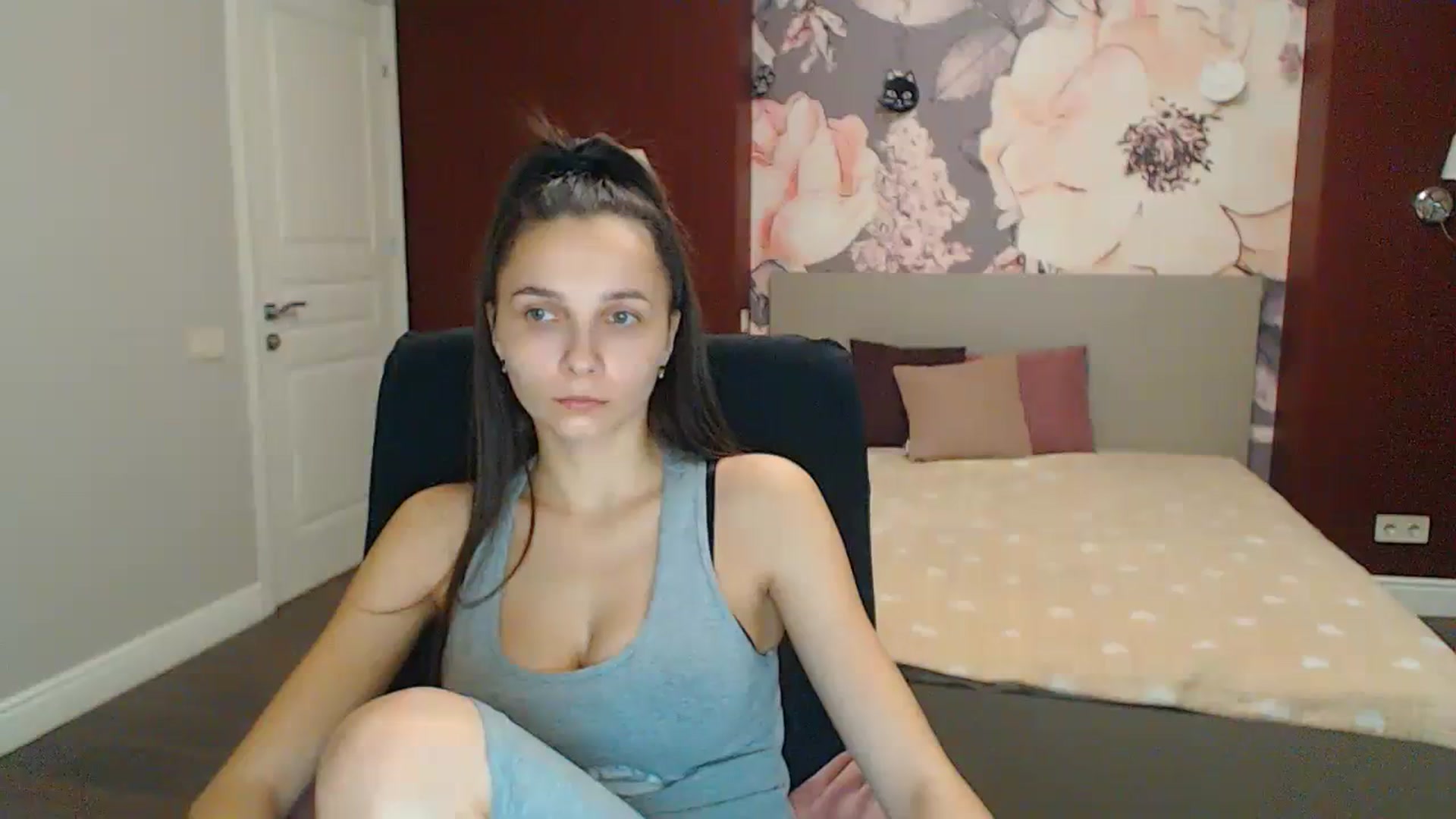 Gallery image thumbnail from Karina_Mils's myfreecams stream on, 01/07/2024, 16:22 image 2 of 20