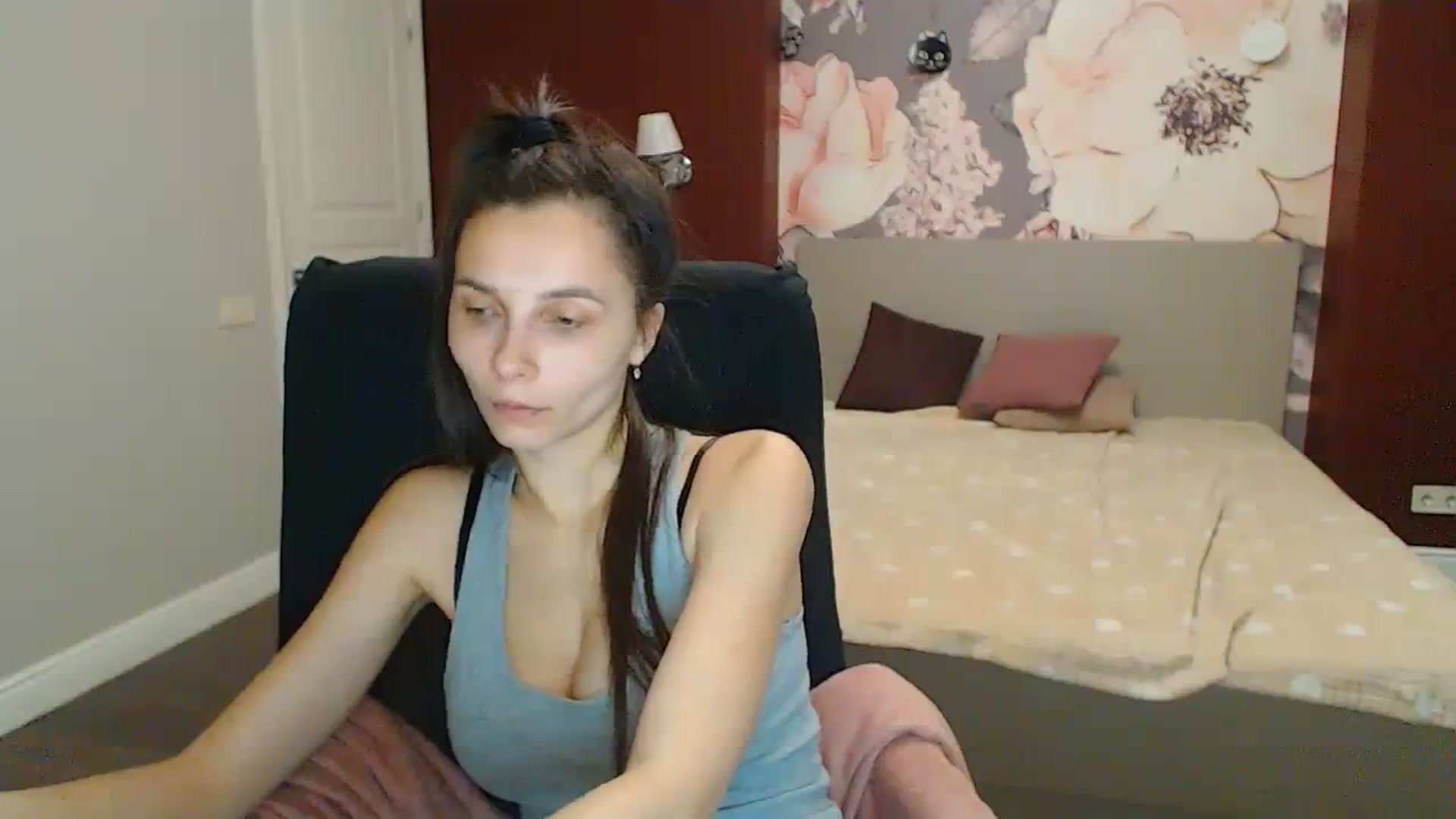 Gallery image thumbnail from Karina_Mils's myfreecams stream on, 01/13/2024, 16:11 image 10 of 20