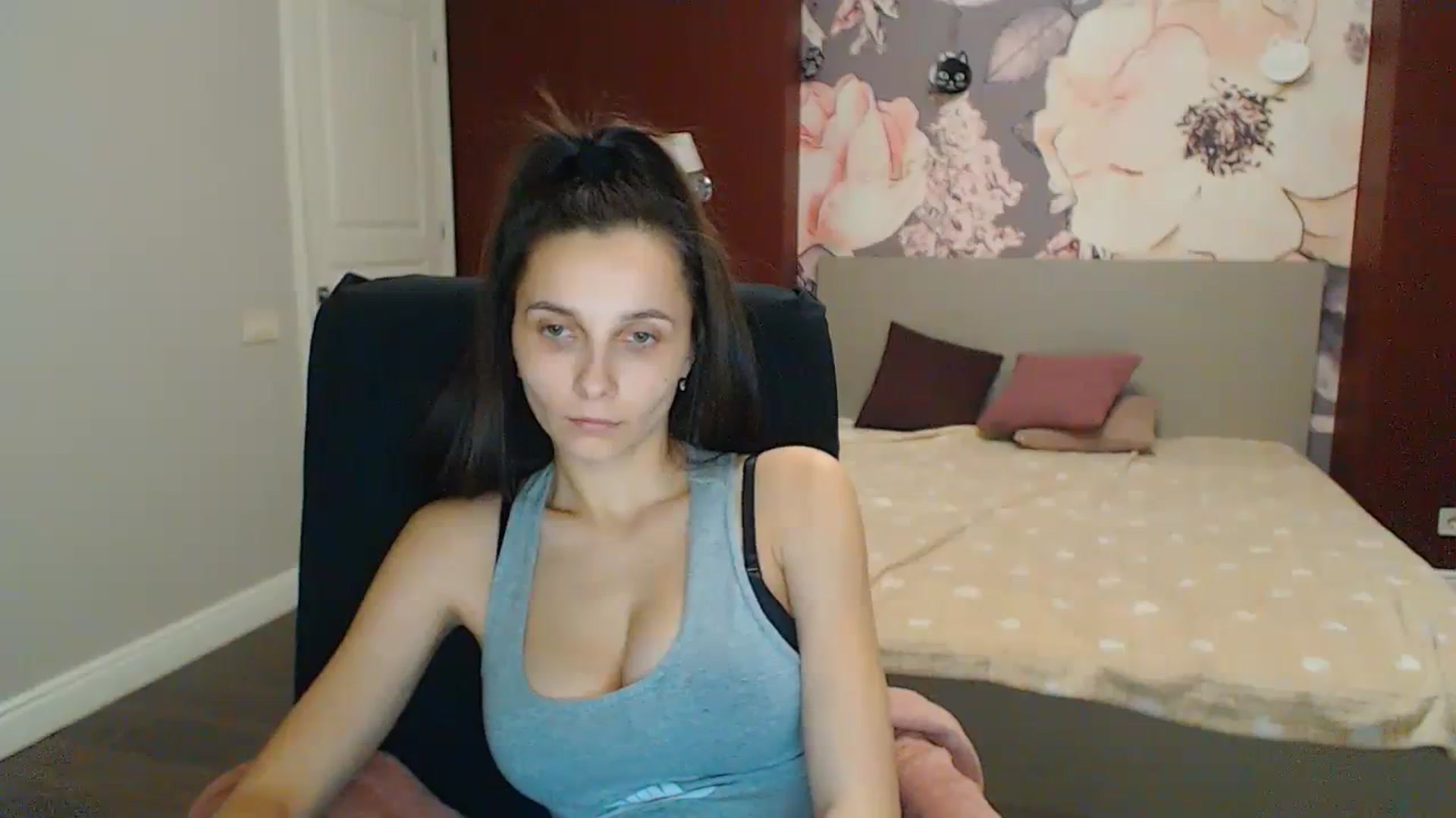 Gallery image thumbnail from Karina_Mils's myfreecams stream on, 01/13/2024, 18:54 image 18 of 20
