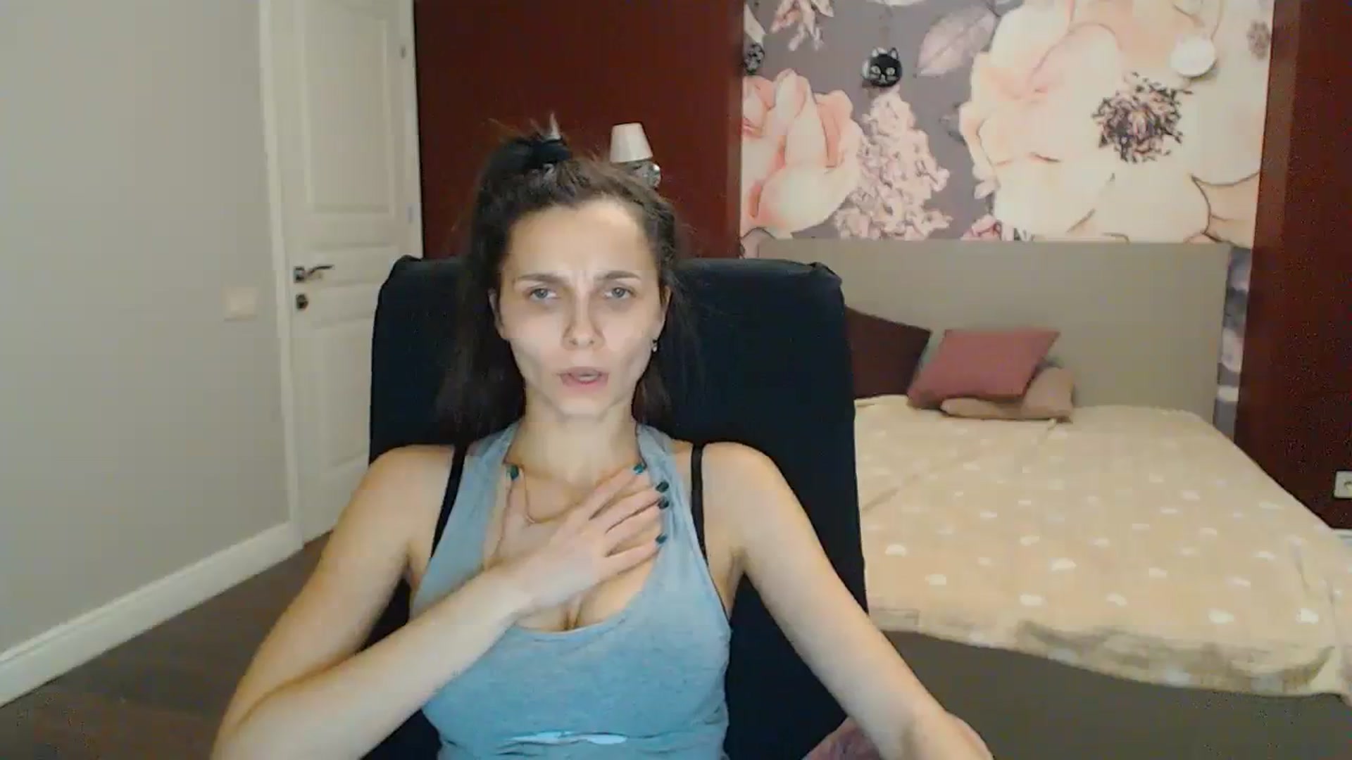 Gallery image thumbnail from Karina_Mils's myfreecams stream on, 01/13/2024, 18:54 image 7 of 20