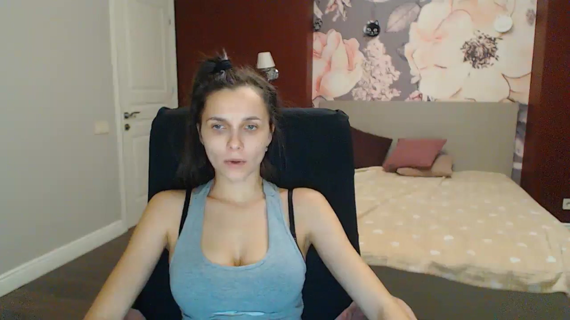 Gallery image thumbnail from Karina_Mils's myfreecams stream on, 01/13/2024, 18:54 image 9 of 20