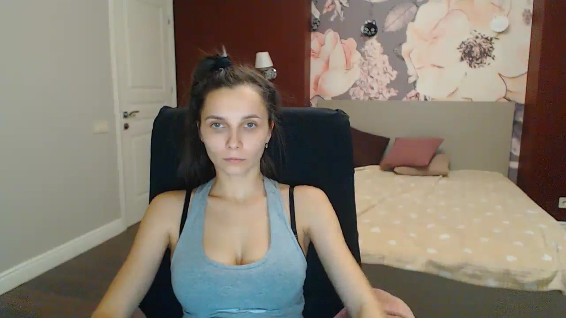 Gallery image thumbnail from Karina_Mils's myfreecams stream on, 01/13/2024, 18:54 image 8 of 20