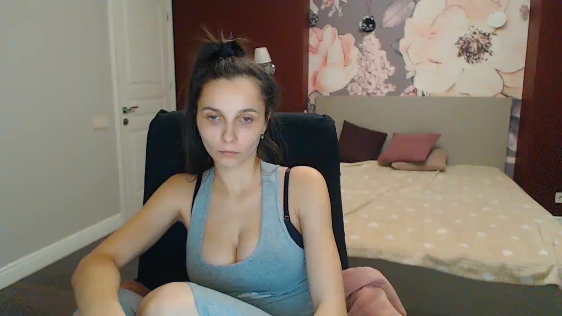 Gallery image thumbnail from Karina_Mils's myfreecams stream on, 01/13/2024, 19:19 image 1 of 20