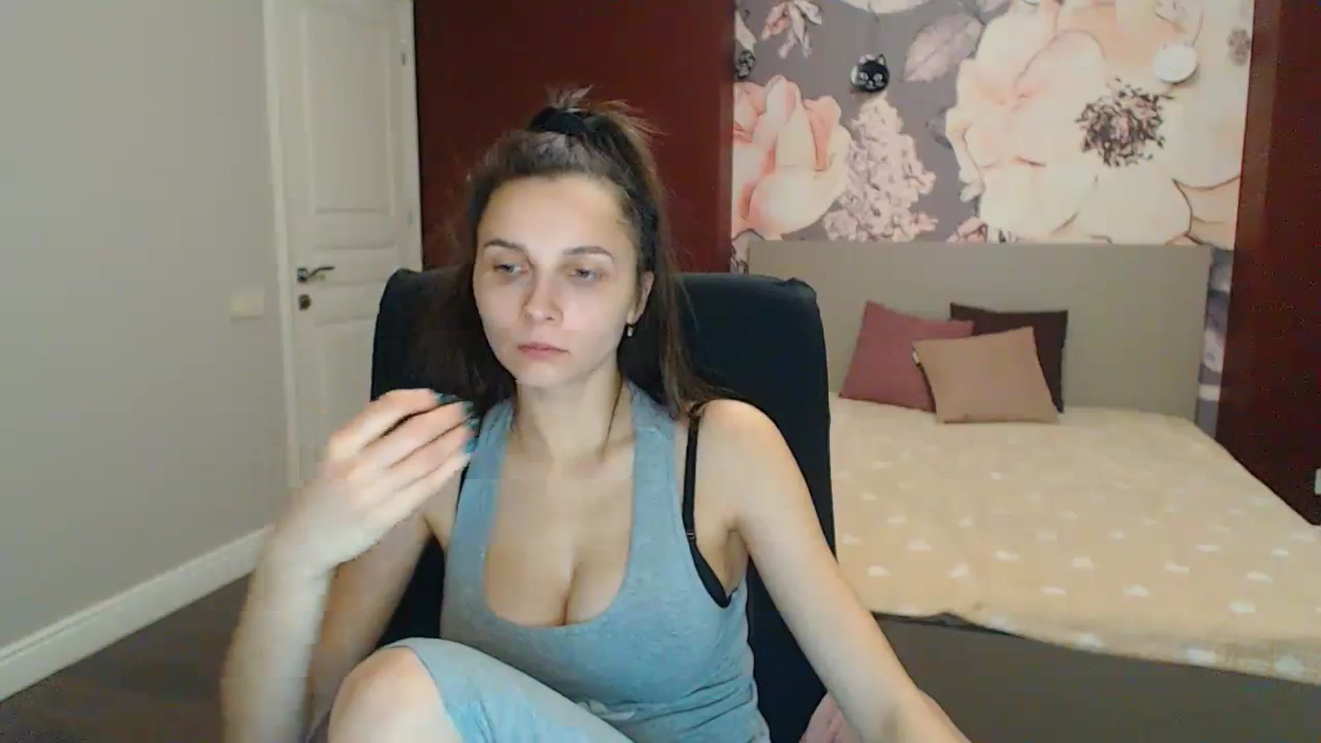 Gallery image thumbnail from Karina_Mils's myfreecams stream on, 01/14/2024, 16:51 image 19 of 20