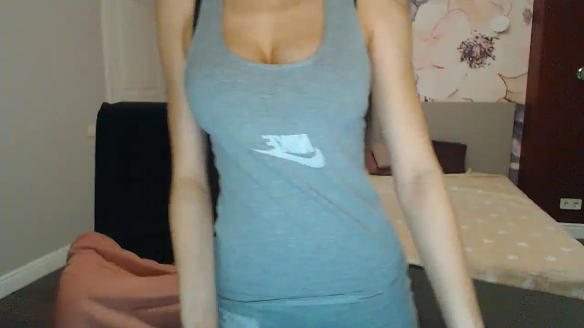 Gallery image thumbnail from Karina_Mils's myfreecams stream on, 01/26/2024, 20:05 image 16 of 20