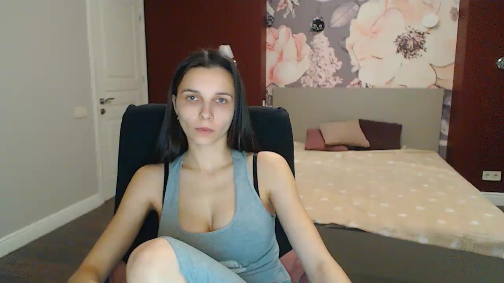 Gallery image thumbnail from Karina_Mils's myfreecams stream on, 01/26/2024, 20:05 image 1 of 20