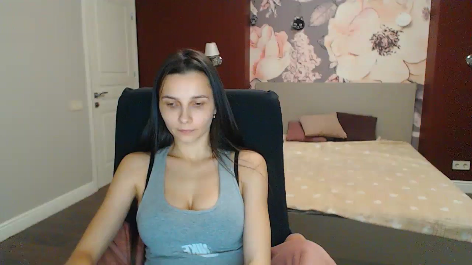 Gallery image thumbnail from Karina_Mils's myfreecams stream on, 01/26/2024, 20:05 image 14 of 20