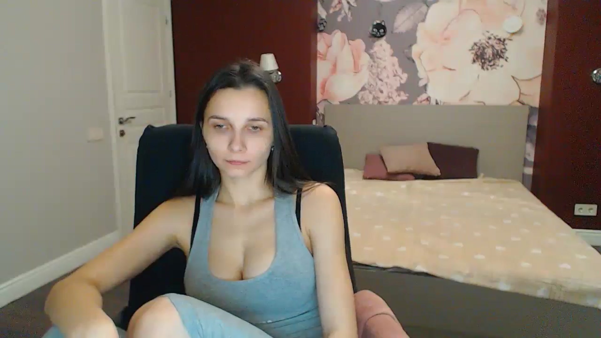 Gallery image thumbnail from Karina_Mils's myfreecams stream on, 01/26/2024, 20:05 image 5 of 20