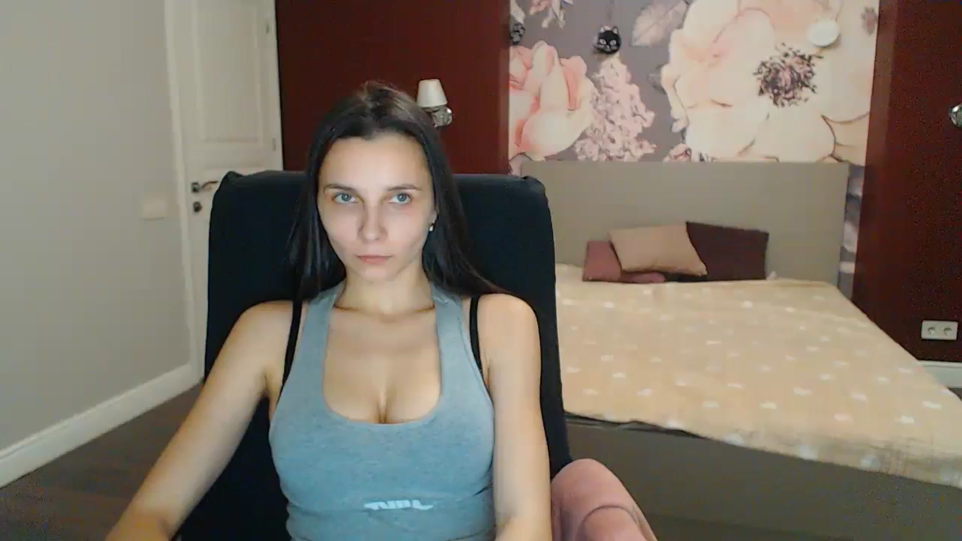 Gallery image thumbnail from Karina_Mils's myfreecams stream on, 01/26/2024, 20:05 image 7 of 20