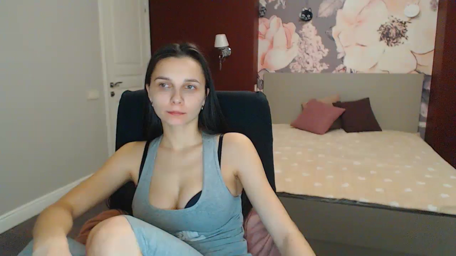 Gallery image thumbnail from Karina_Mils's myfreecams stream on, 01/27/2024, 13:03 image 16 of 20