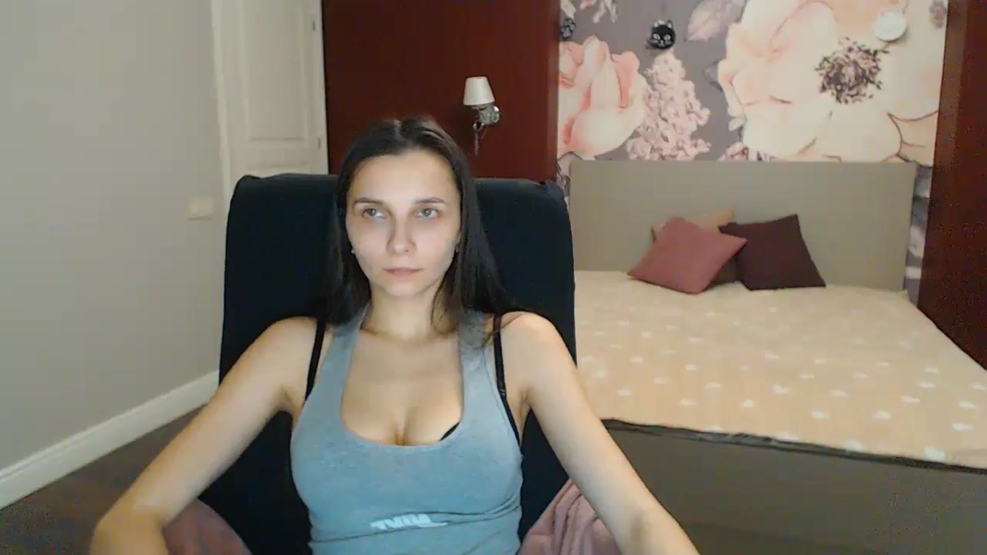 Gallery image thumbnail from Karina_Mils's myfreecams stream on, 01/27/2024, 14:27 image 13 of 20
