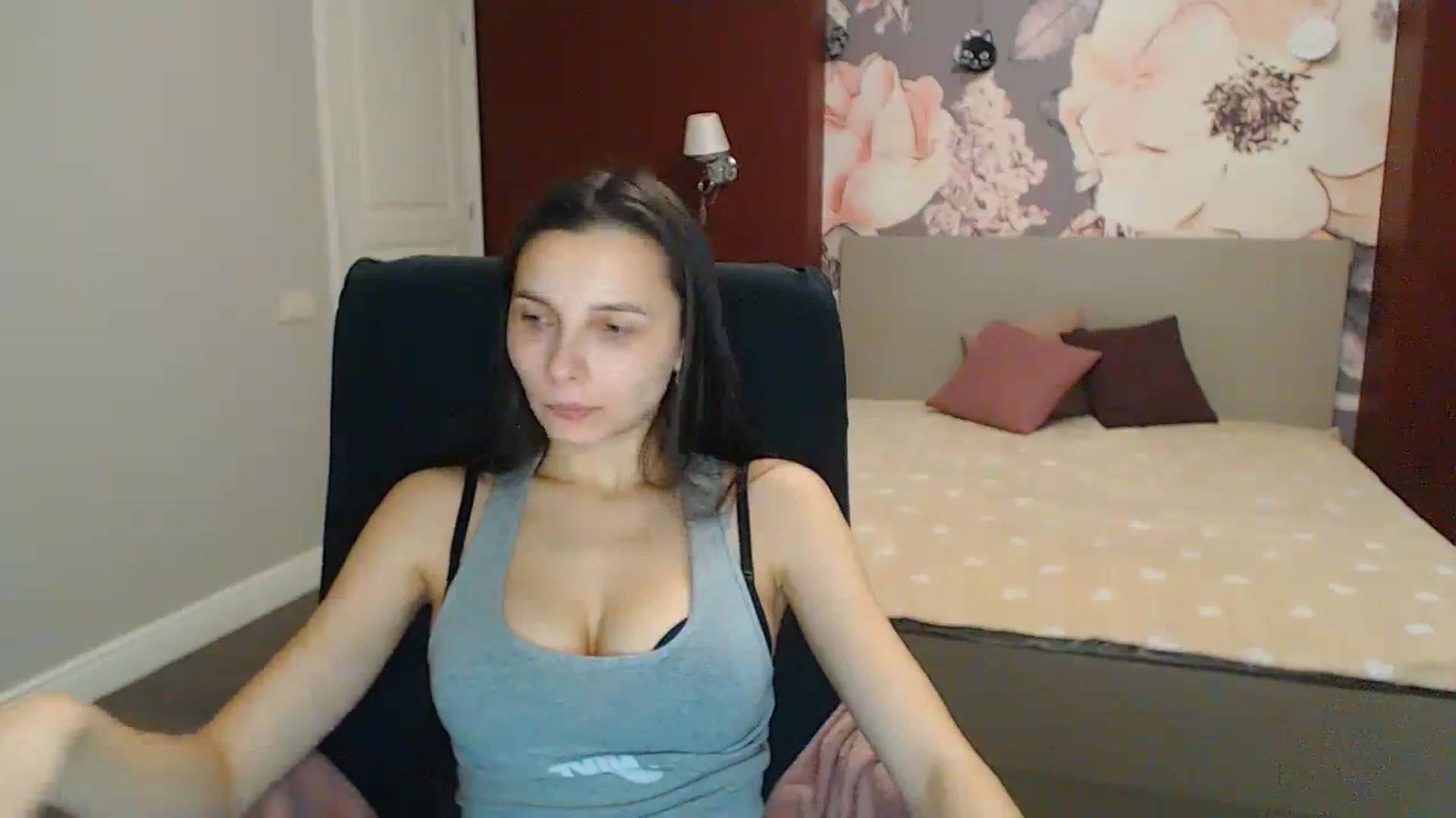 Gallery image thumbnail from Karina_Mils's myfreecams stream on, 01/27/2024, 14:27 image 10 of 20