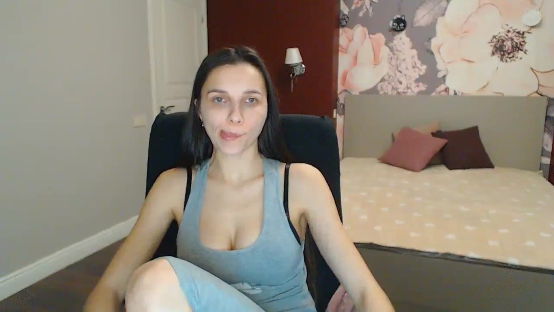Gallery image thumbnail from Karina_Mils's myfreecams stream on, 01/27/2024, 14:27 image 14 of 20