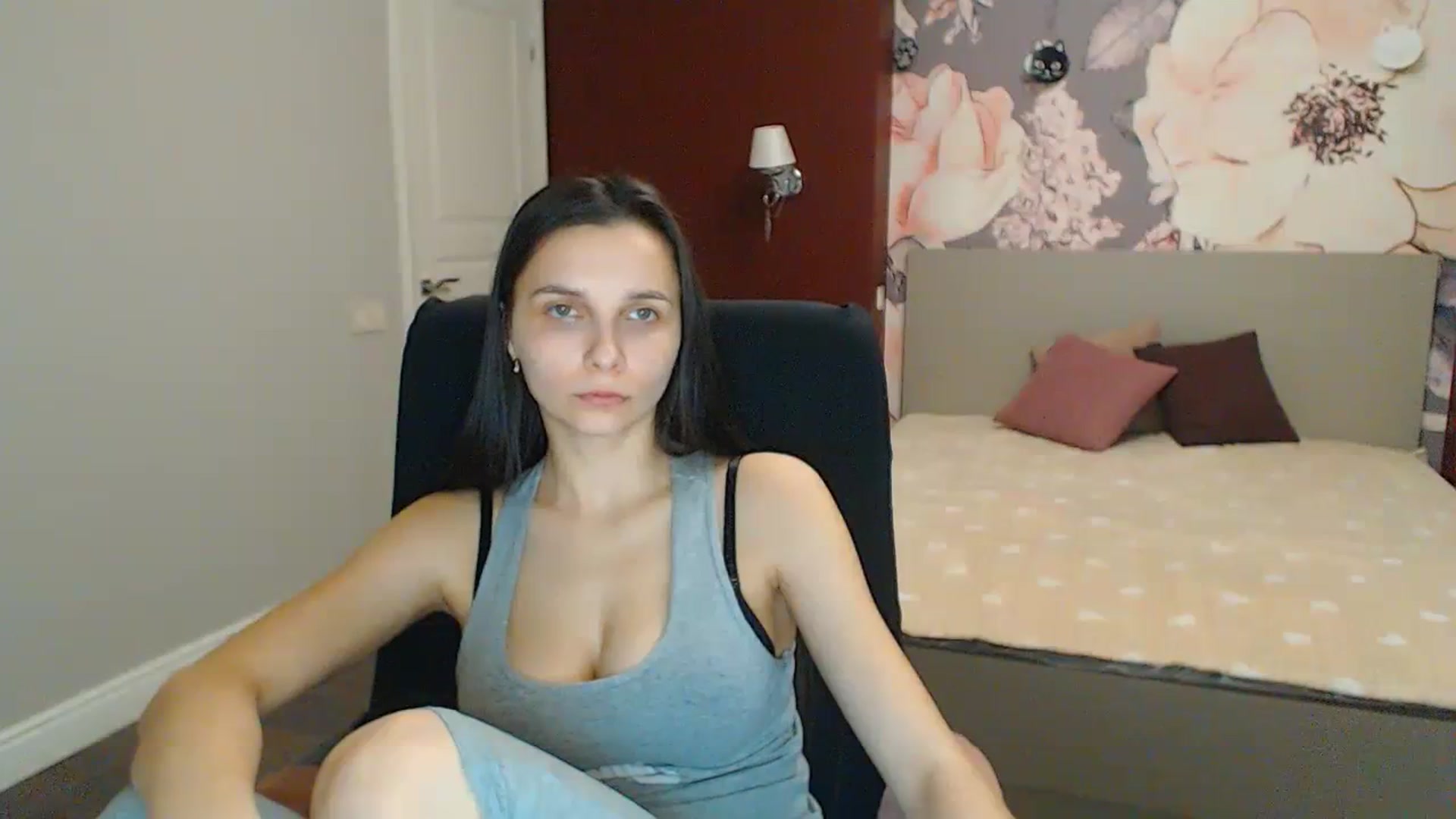 Gallery image thumbnail from Karina_Mils's myfreecams stream on, 01/27/2024, 14:27 image 18 of 20