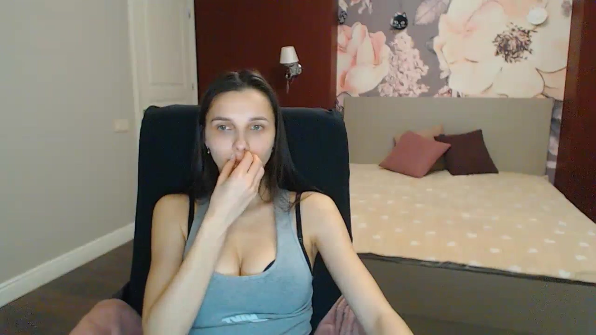 Gallery image thumbnail from Karina_Mils's myfreecams stream on, 01/27/2024, 14:27 image 12 of 20