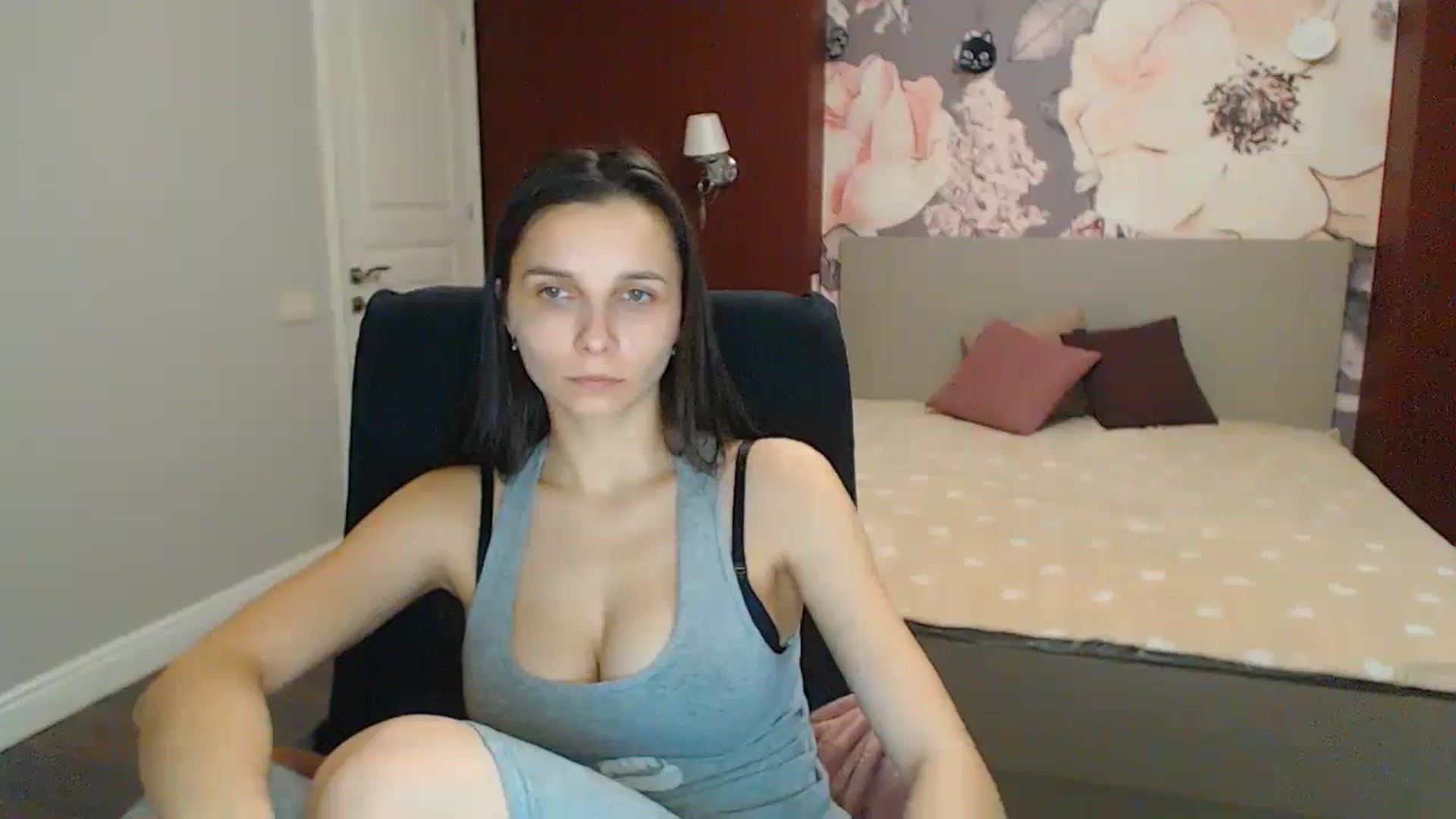 Gallery image thumbnail from Karina_Mils's myfreecams stream on, 01/27/2024, 14:27 image 6 of 20