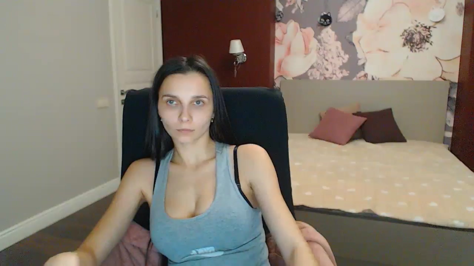 Gallery image thumbnail from Karina_Mils's myfreecams stream on, 01/27/2024, 19:49 image 18 of 20