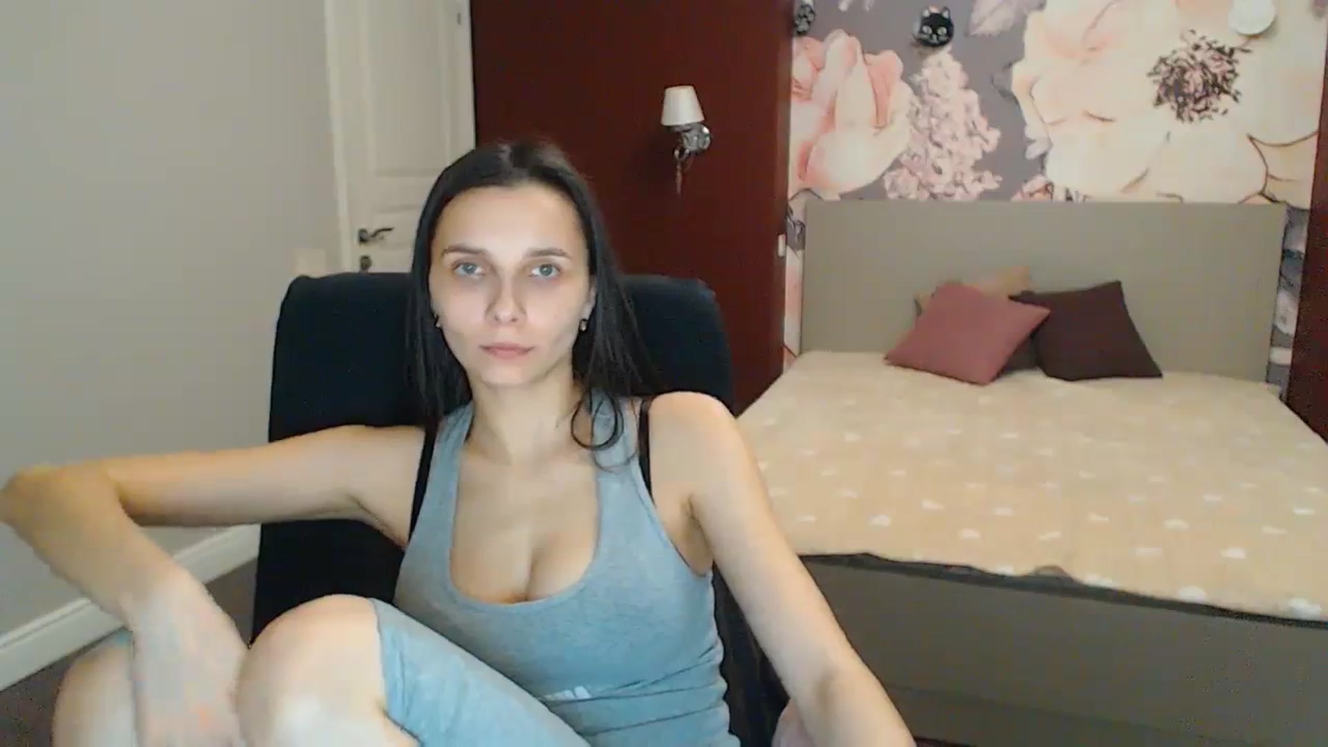 Gallery image thumbnail from Karina_Mils's myfreecams stream on, 01/27/2024, 19:49 image 4 of 20