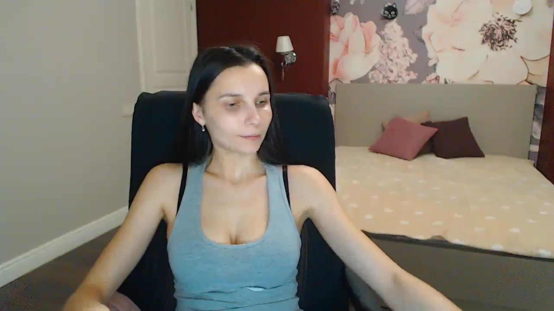Gallery image thumbnail from Karina_Mils's myfreecams stream on, 01/27/2024, 19:49 image 8 of 20