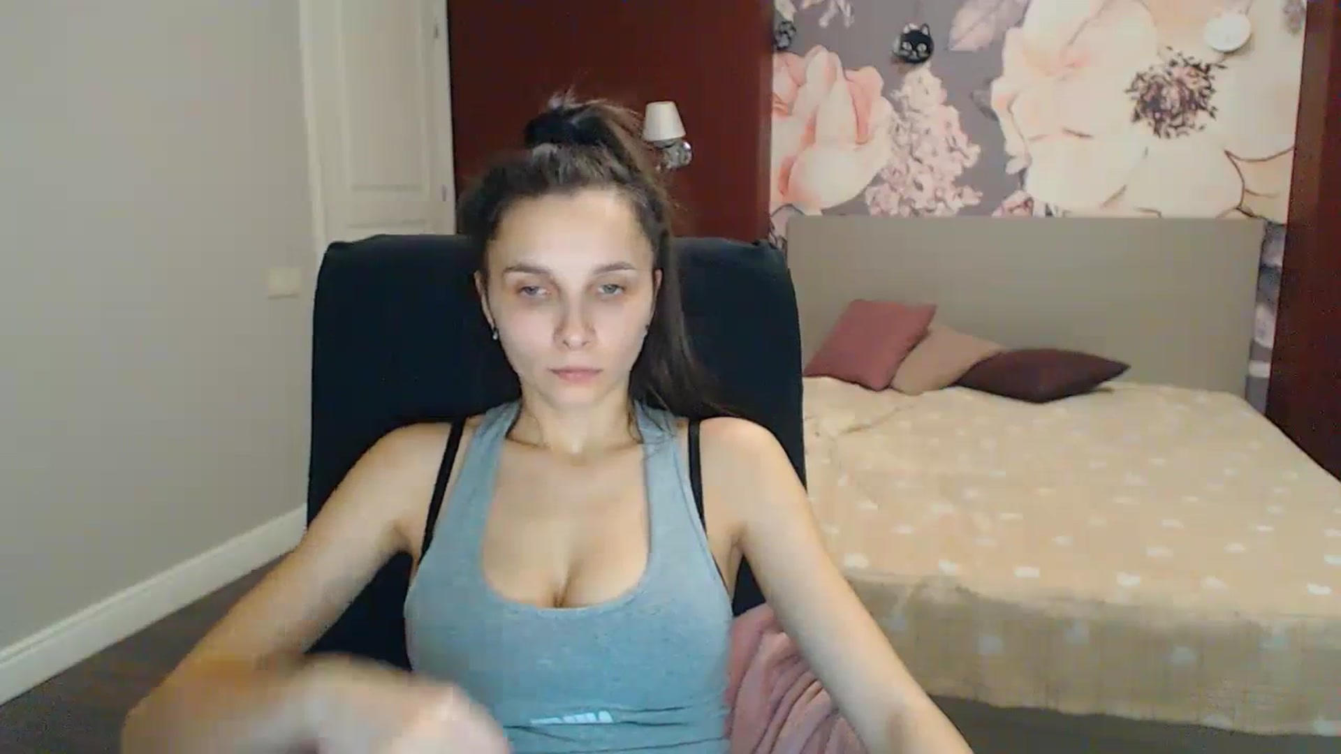 Gallery image thumbnail from Karina_Mils's myfreecams stream on, 01/28/2024, 17:28 image 8 of 20