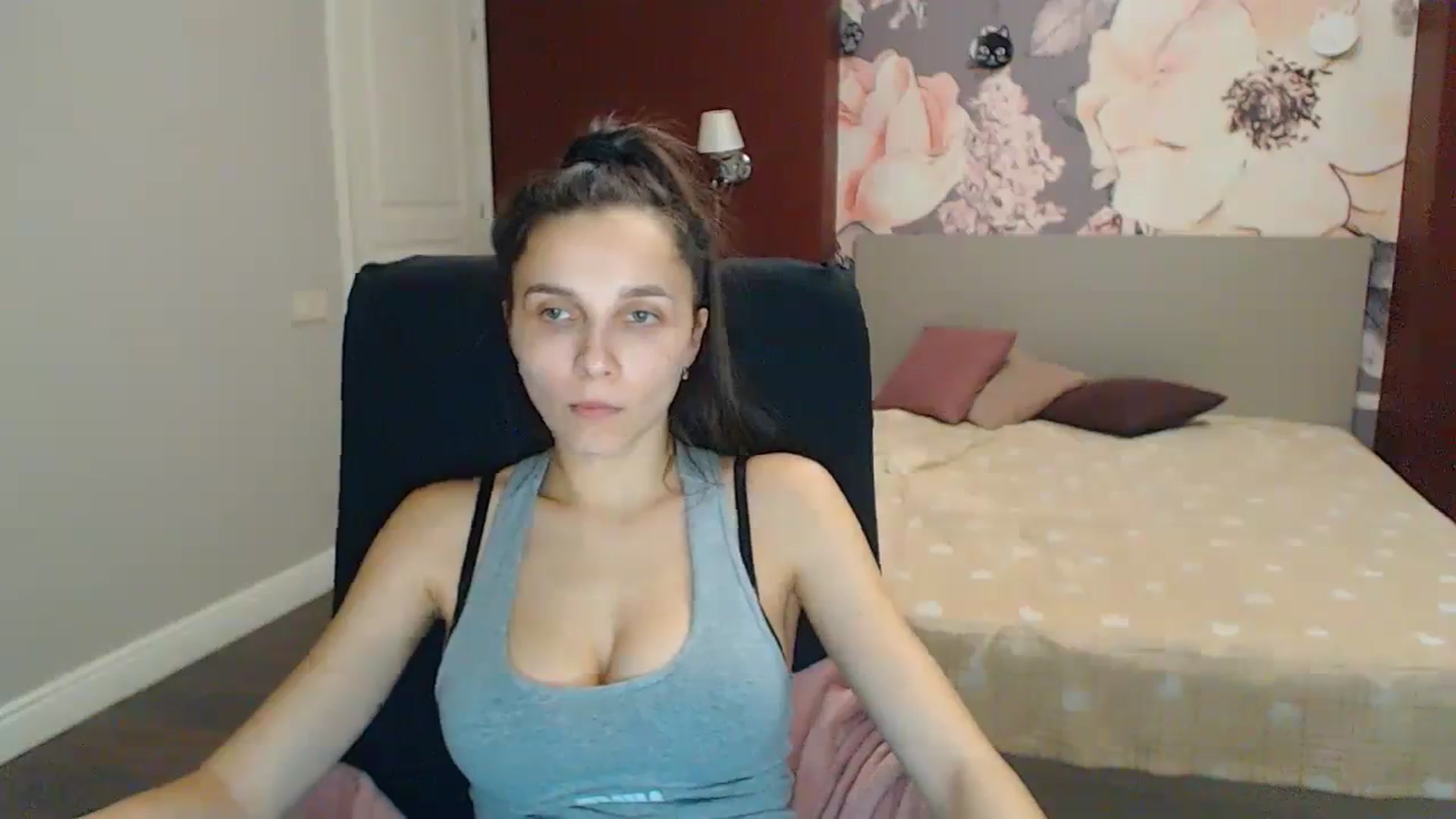 Gallery image thumbnail from Karina_Mils's myfreecams stream on, 01/28/2024, 17:28 image 9 of 20