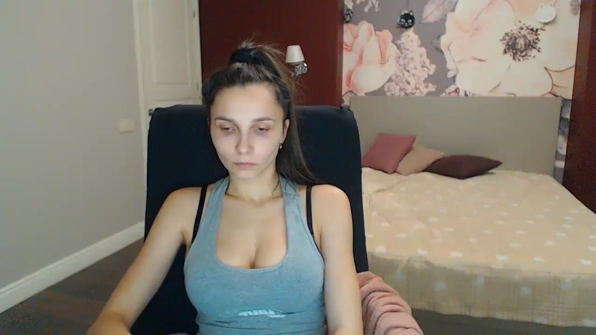 Gallery image thumbnail from Karina_Mils's myfreecams stream on, 01/28/2024, 17:28 image 19 of 20
