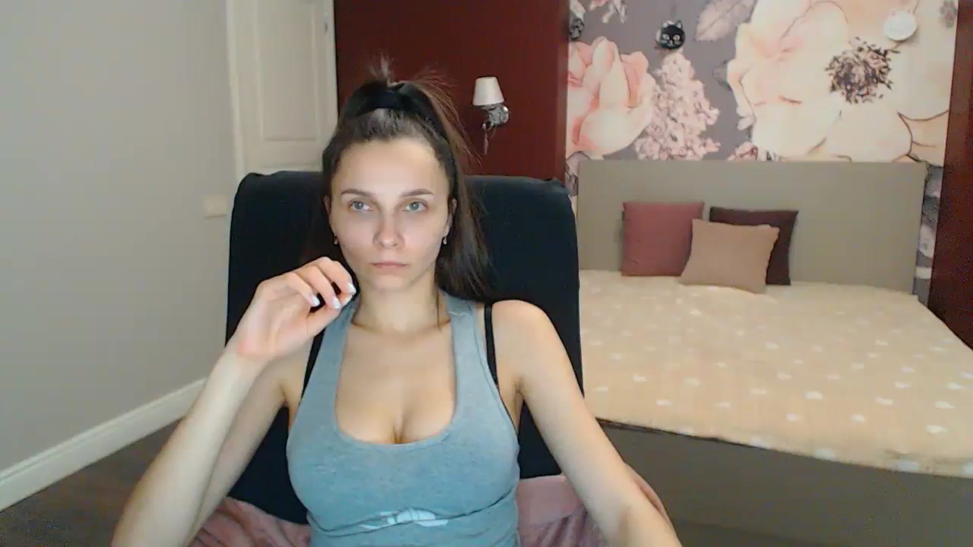 Gallery image thumbnail from Karina_Mils's myfreecams stream on, 01/29/2024, 08:49 image 3 of 20
