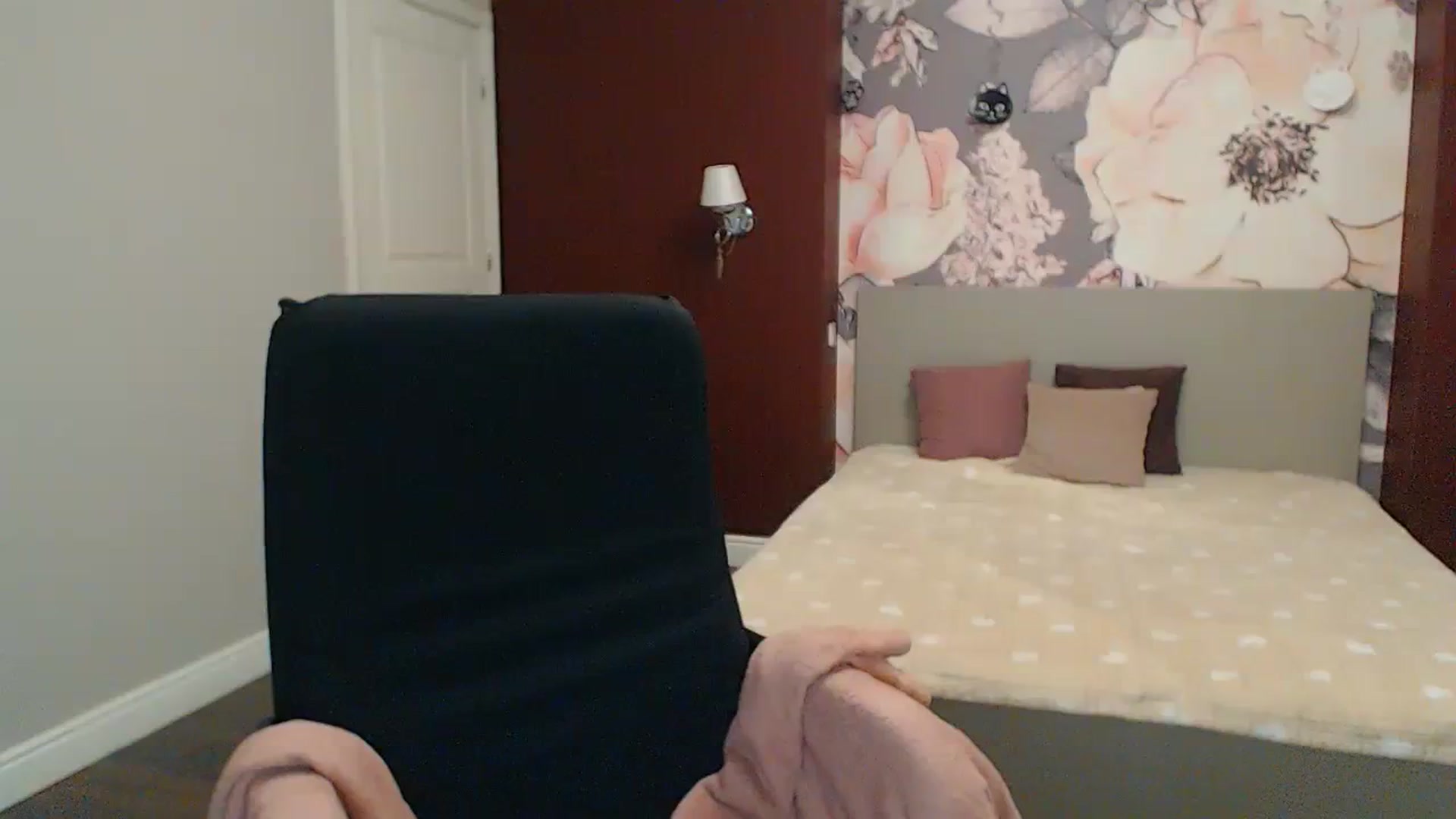 Gallery image thumbnail from Karina_Mils's myfreecams stream on, 01/29/2024, 11:47 image 2 of 20