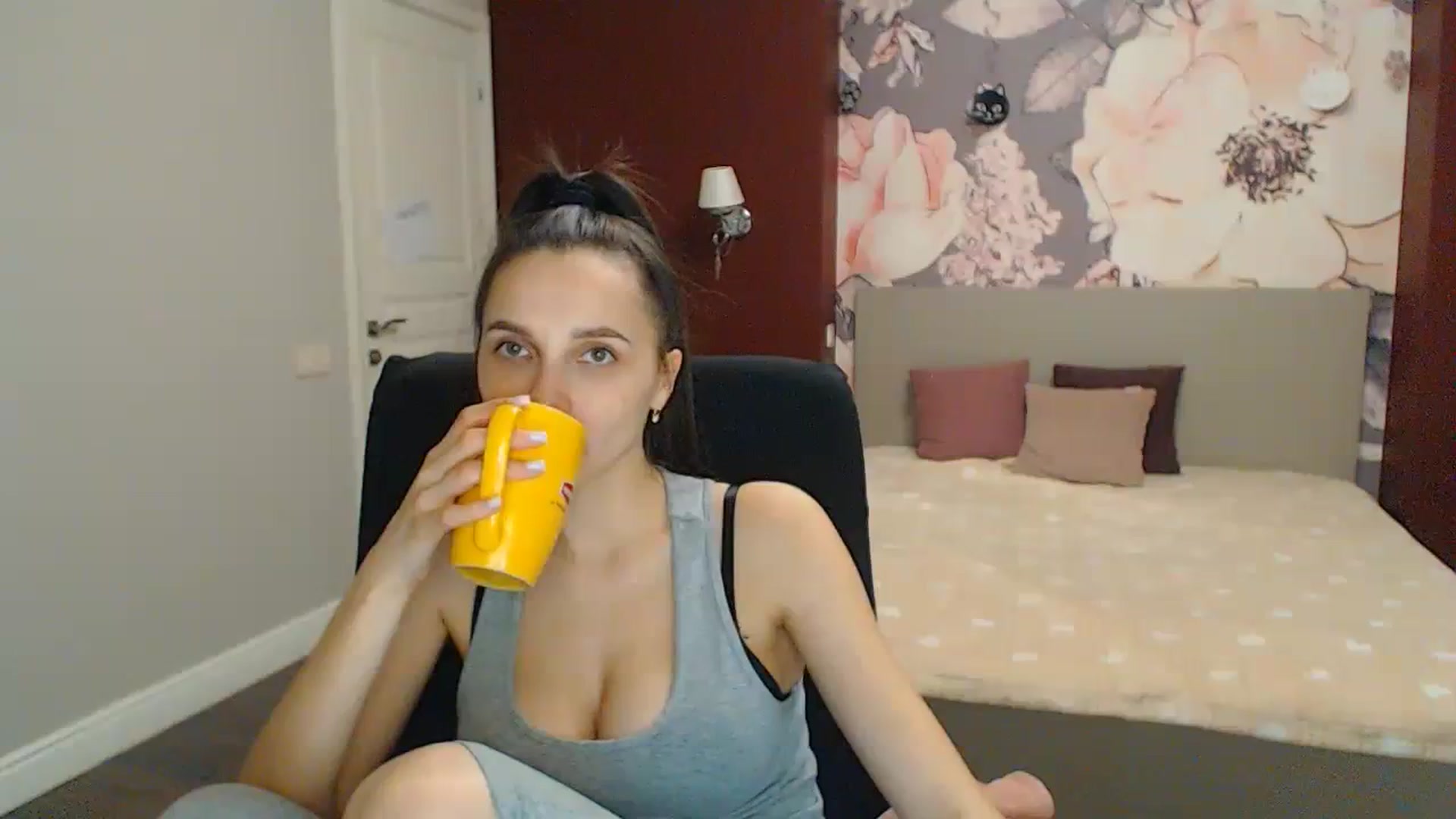 Gallery image thumbnail from Karina_Mils's myfreecams stream on, 01/29/2024, 11:47 image 16 of 20